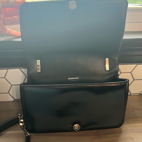 Burberry Small Horseferry Print
Quilted Lola Bag - Picture 10 of 14